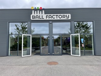 Universe - Toilet i Ball Factory
