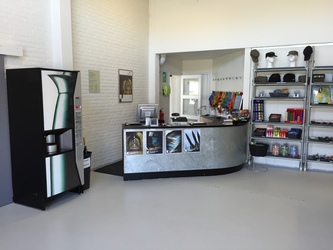 Koldkrigsmuseum Stevnsfort - 1. Parkering, billetsalg / museumsbutik, biograf og toiletfaciliteter