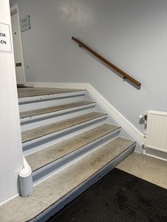 Bjerregaard Plastikkirurgisk Klinik -  Indgang via hovedindgangen