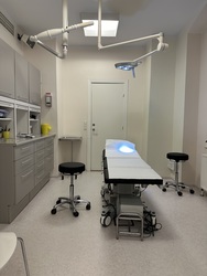 Bjerregaard Plastikkirurgisk Klinik -  Indgang via hovedindgangen