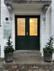 Bjerregaard Plastikkirurgisk Klinik - Indgang via alternativ indgang