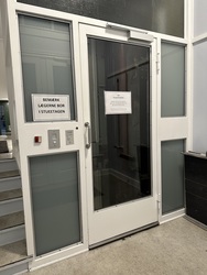 Bjerregaard Plastikkirurgisk Klinik - Indgang via alternativ indgang