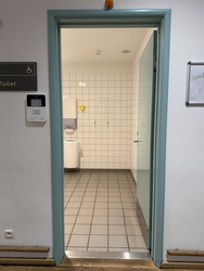 Billund Lufthavn - Afrejse - Toilet ved Gate 8-10/WHSmith