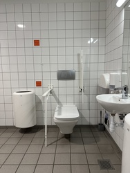 Billund Lufthavn - Afrejse - Toilet ved Gate 8-10/WHSmith