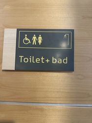 Billund Lufthavn - Cafeer og Lounges - Toilet ved cafeerne