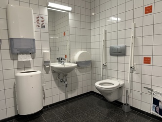 Billund Lufthavn - Cafeer og Lounges - Toilet ved cafeerne