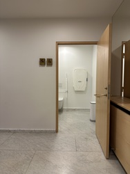 Kunsten - Toilet i stueplan ved receptionen