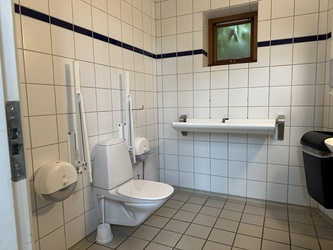 Aalborg Zoologiske Have - Toilet før indgangen