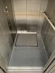 Speciallægerne Anne Lise Jensen og Nina Hansen