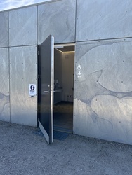 Naturkraft - Toilet at the entrance after ticketing