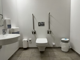 Naturkraft - Toilet at the entrance after ticketing