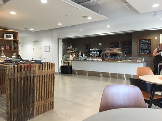 Sundhedshuset Albertslund - 4. Cafe Albertine via hovedindgangen
