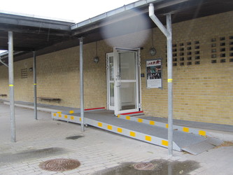 Syvstjerneskolen -   Fløj N, Skolebibliotek og IT