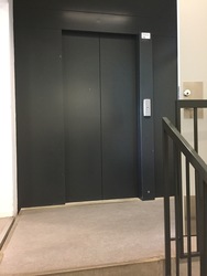 Lyngholmskolen - 1. Hovedbygning: Udskoling, administration, kantine og bibliotek
