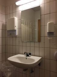 Danhostel - Udsigten Faxe - Hovedbygning - Handicaptoilet i forhal