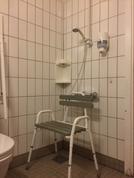 Danhostel - Udsigten Faxe - Hovedbygning - Handicaptoilet i forhal