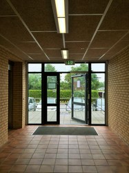 Hvalsø Hallerne - 2. Hal 2 via hovedindgangen