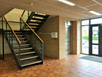 Hvalsø Hallerne - 2. Hal 2 via hovedindgangen