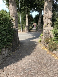 Nyhuse kirkegård