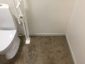 Hvalsø Hallerne - 8. Handicaptoilet i stueplan efter Indgang 1