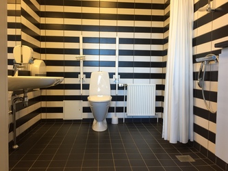 Hillerød Vest Skolen, Afd. Alsønderup - 5. Sidebygningen - Handicaptoilet