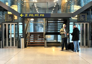 Copenhagen Airport - arrival by train