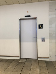Copenhagen Airport - Toilets (after security) - at Gate B2