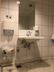 Copenhagen Airport - Toilets (after security) - at Gate 18