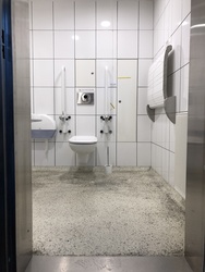 Copenhagen Airport - Toilets (after security) - at Gate 25