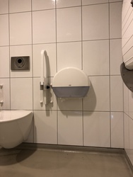 Copenhagen Airport - Toilets (after security) - at Gate F7