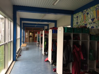 Hvalsø Skole - 1. Hovedbygningen