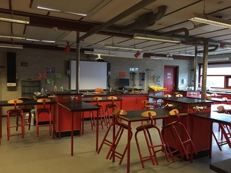 Hvalsø Skole - 1. Hovedbygningen