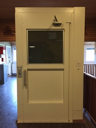 Hvalsø Skole - 3. Alléhuset - Indgang fra skolegården