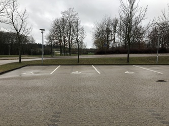 Blovstrød Idrætsanlæg - 1. Hal via hovedindgang