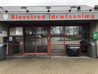 Blovstrød Idrætsanlæg - 1. Hal via hovedindgang