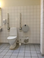 Hvalsø Skole - 3. Alléhuset - Indgang fra skolegården