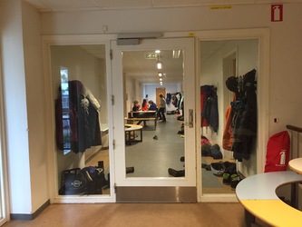 Hvalsø Skole - 4. Alléhuset - Indgangen fra Skolevej