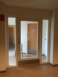 Hvalsø Skole - 4. Alléhuset - Indgangen fra Skolevej