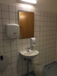 Hvalsø Skole - 4. Alléhuset - Indgangen fra Skolevej