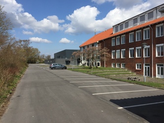 Nordvangskolen - 5. Alternativ indgang til hovedbygningen fra skolens bagside