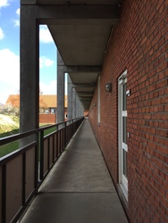 Nordvangskolen - 5. Alternativ indgang til hovedbygningen fra skolens bagside