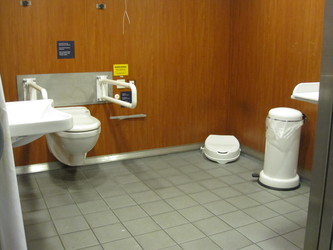 Samsølinjen - Færgen Samsø - toilet om bord