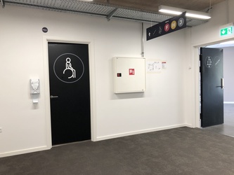 Jobcenter København - Toilet i Bygning F på 1. og 2. sal