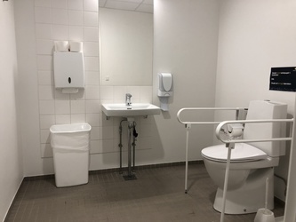 Jobcenter København - Toilet i Bygning F på 1. og 2. sal