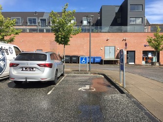 Mosaikken - 1. Bibliotek - via hovedindgang