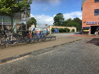 Mosaikken - 1. Bibliotek - via hovedindgang
