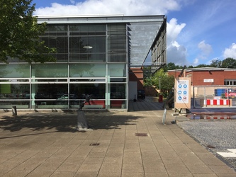 Mosaikken - 1. Bibliotek - via hovedindgang