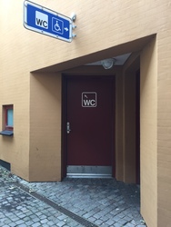 Off. toilet ved Fedt Mikkels Gang