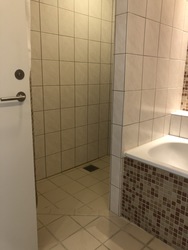 Montra Hotel Sabro Kro -   Værelserne nr. 102 og 104 (handicapvenlige) og standard