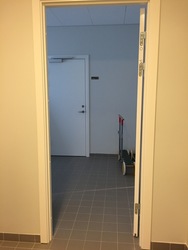 Svanepunktet - Furesø Genoptræningscenter - Handicaptoilet bag den store træningssal i grundplan